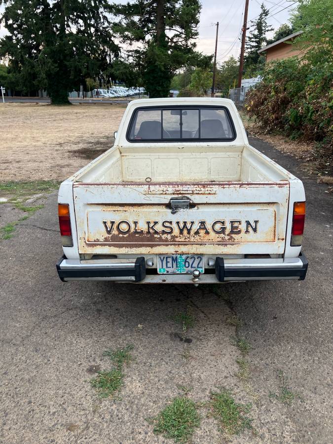 Volkswagen-rabbit-pickup-diesel-1981-white-6