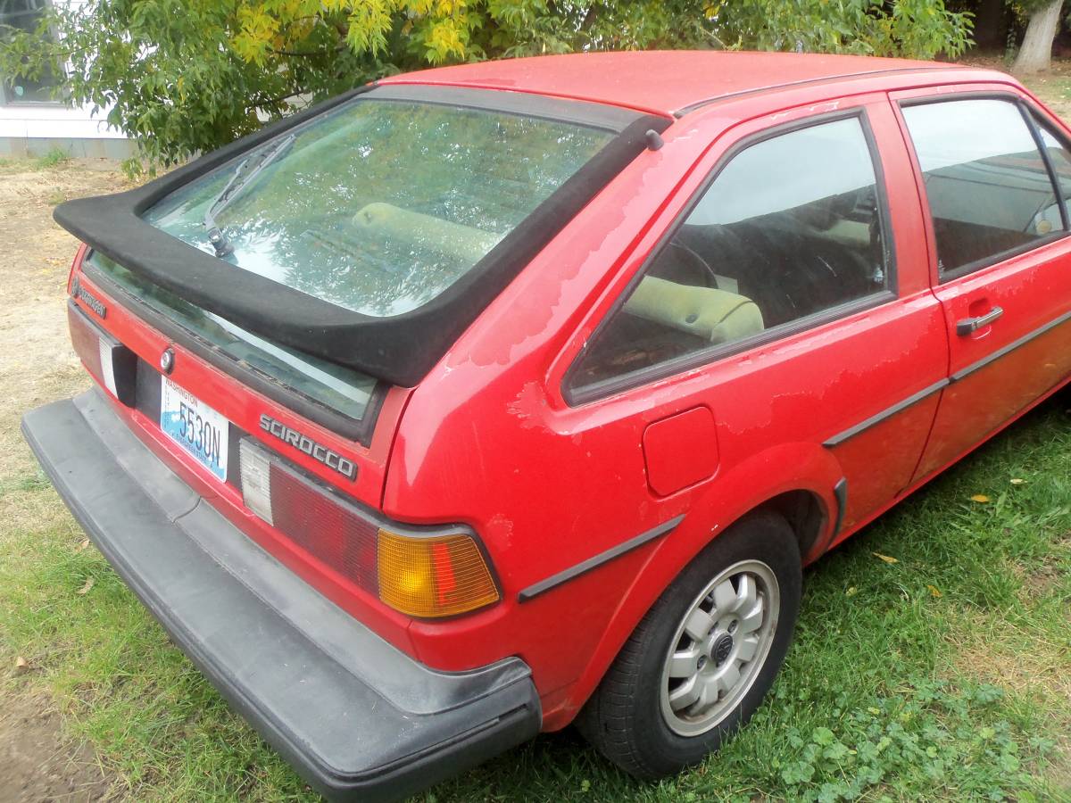 Volkswagen-scirocco-1985-9