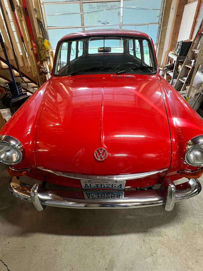 Volkswagen-squareback-1966-red-2