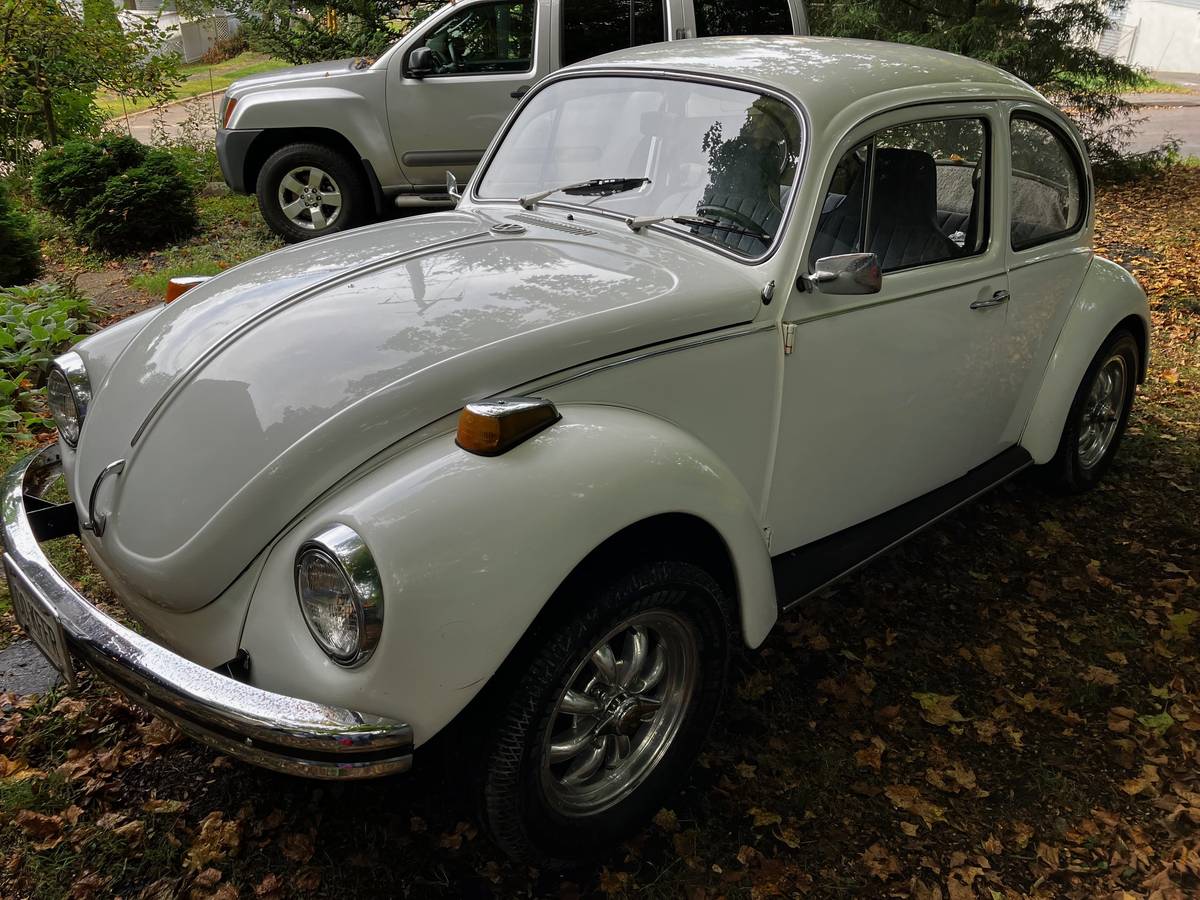 Volkswagen-super-beetle-1972-white-2