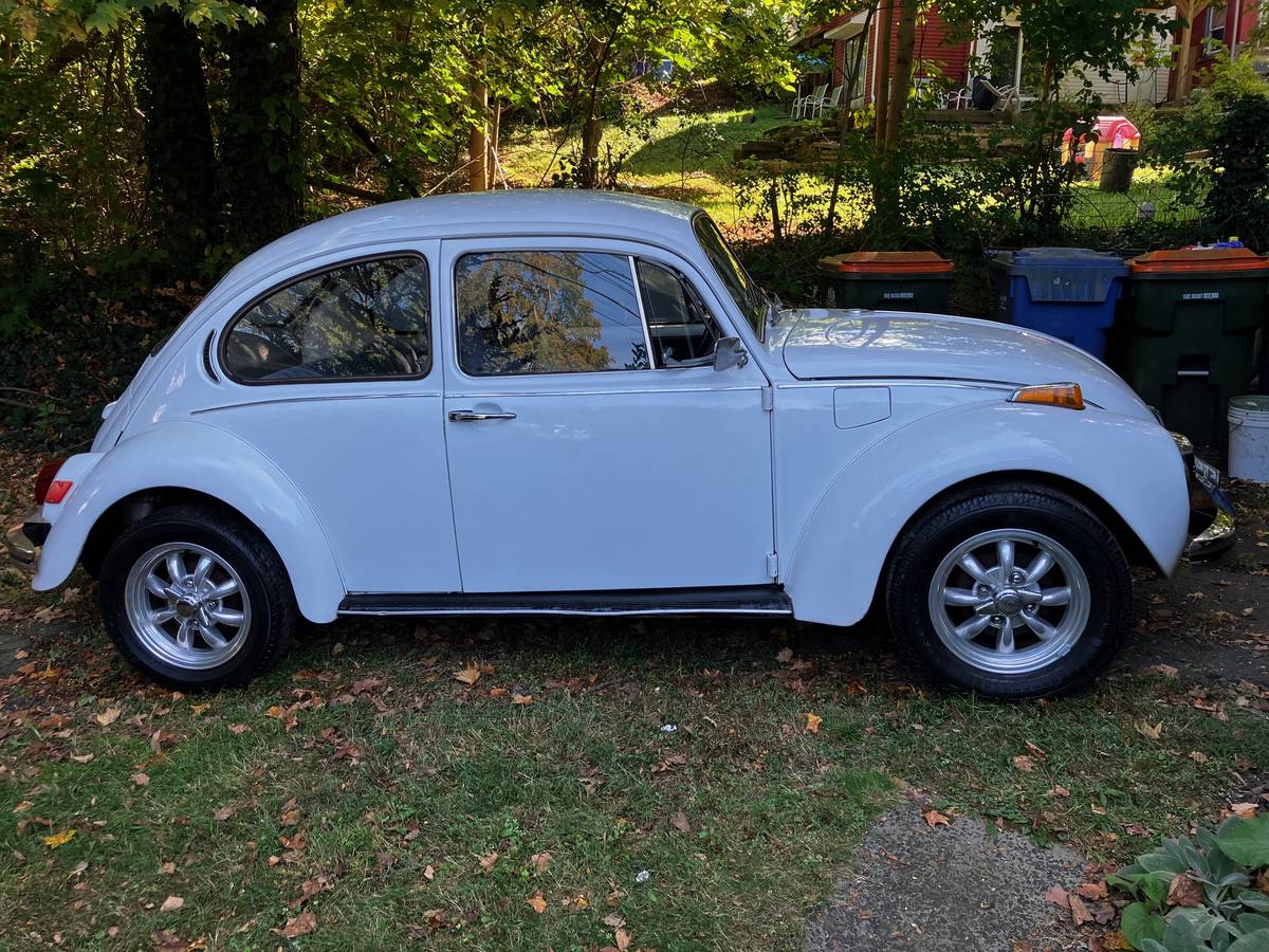 Volkswagen-super-beetle-1972-white-4