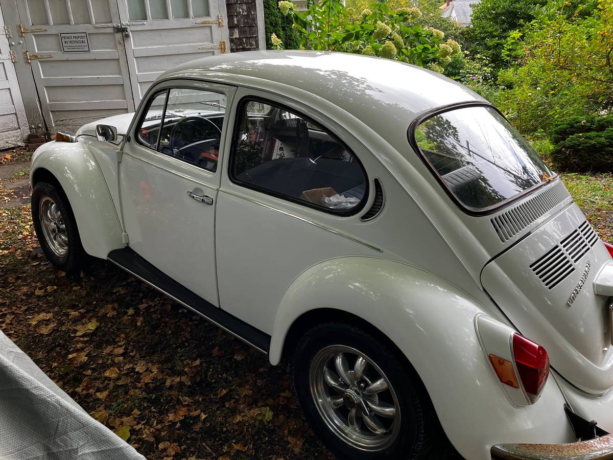 Volkswagen-super-beetle-1972-white-8