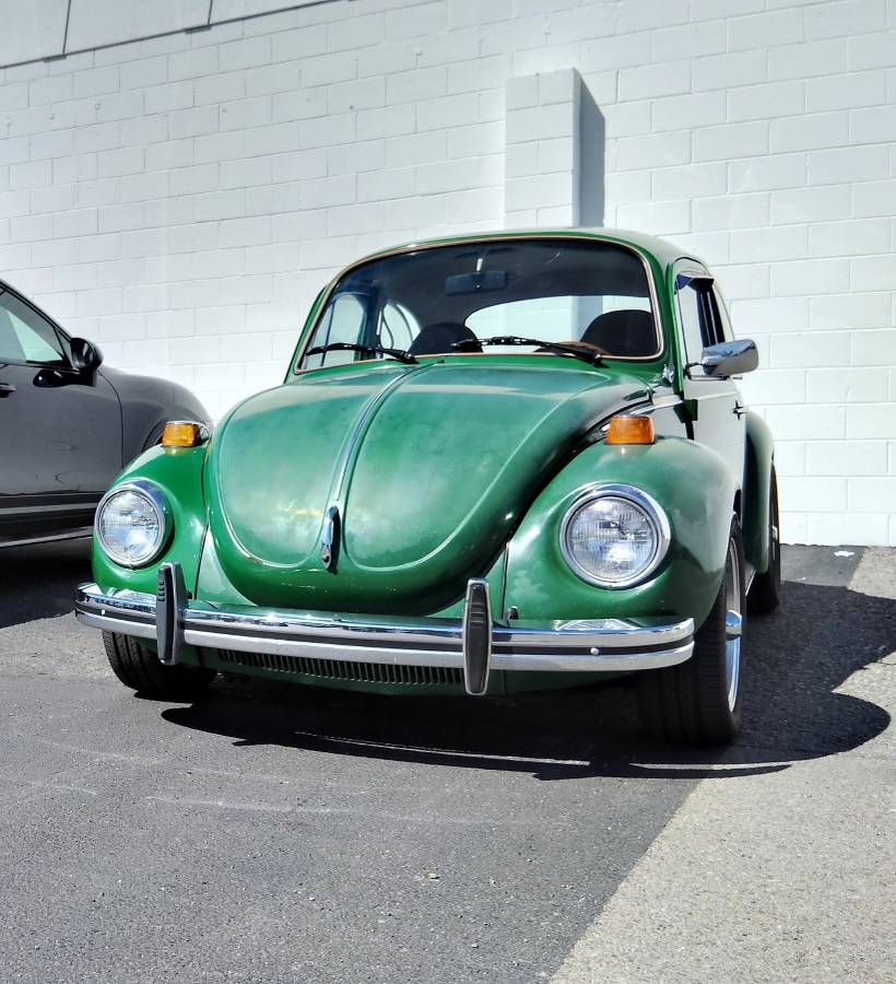 Volkswagen-super-beetle-1973-green-1