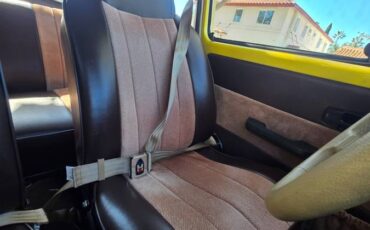 Volkswagen-super-beetle-1974-yellow-15