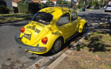 Volkswagen-super-beetle-1974-yellow-2
