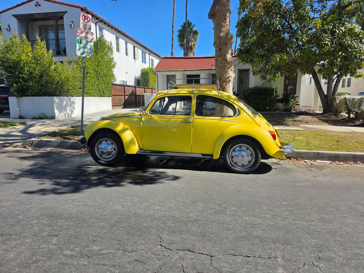Volkswagen-super-beetle-1974-yellow-3