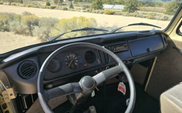 Volkswagen-t2-1978-green-10