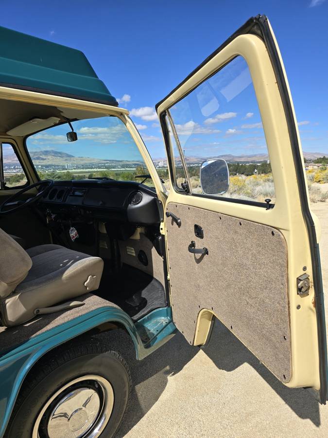 Volkswagen-t2-1978-green-15