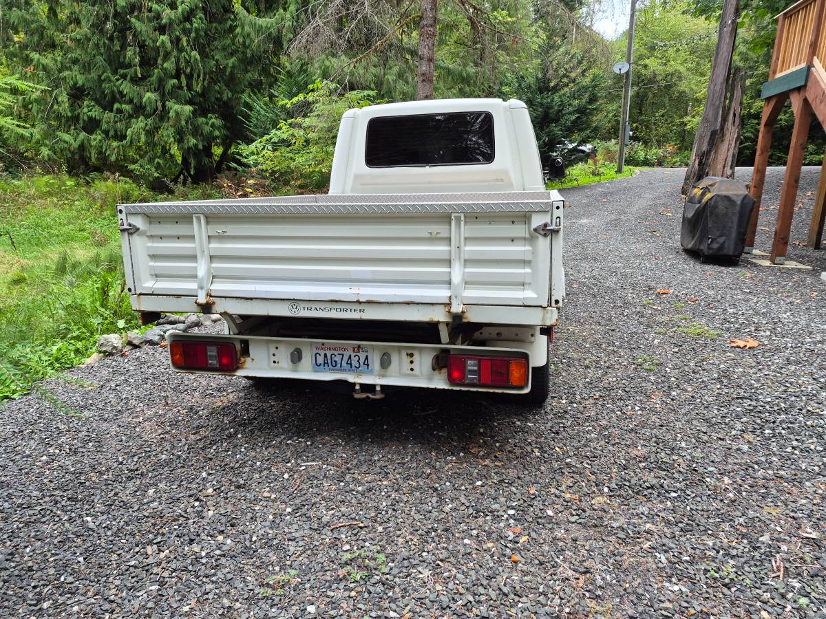 Volkswagen-transporter-1992-white-2