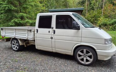 Volkswagen-transporter-1992-white