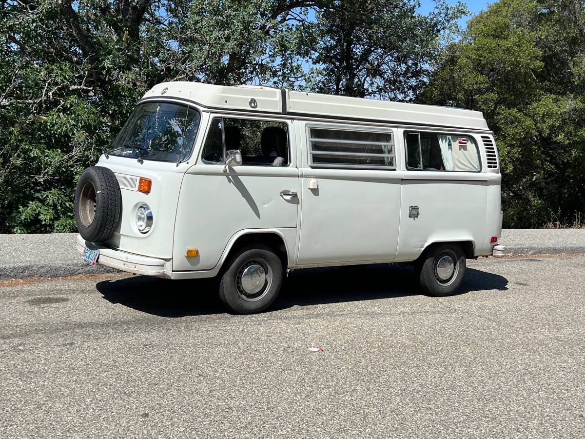 Volkswagen-type-2-westfalia-camper-1975-white
