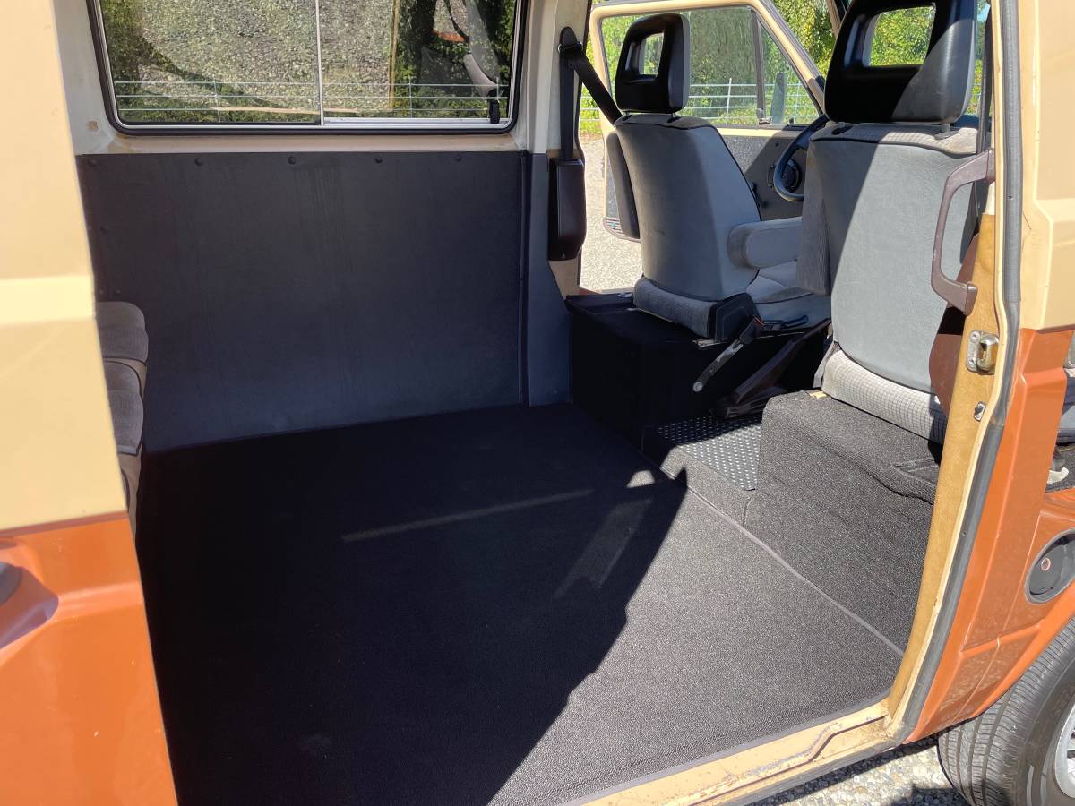 Volkswagen-vanagon-1984-11