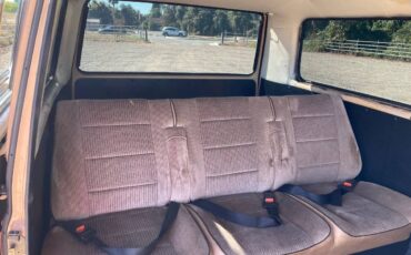 Volkswagen-vanagon-1984-12