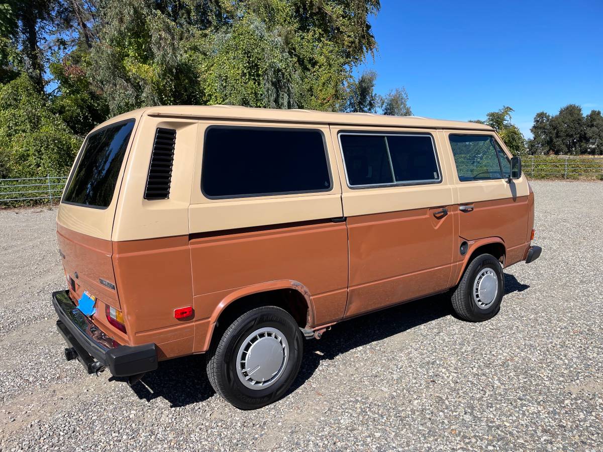 Volkswagen-vanagon-1984-2