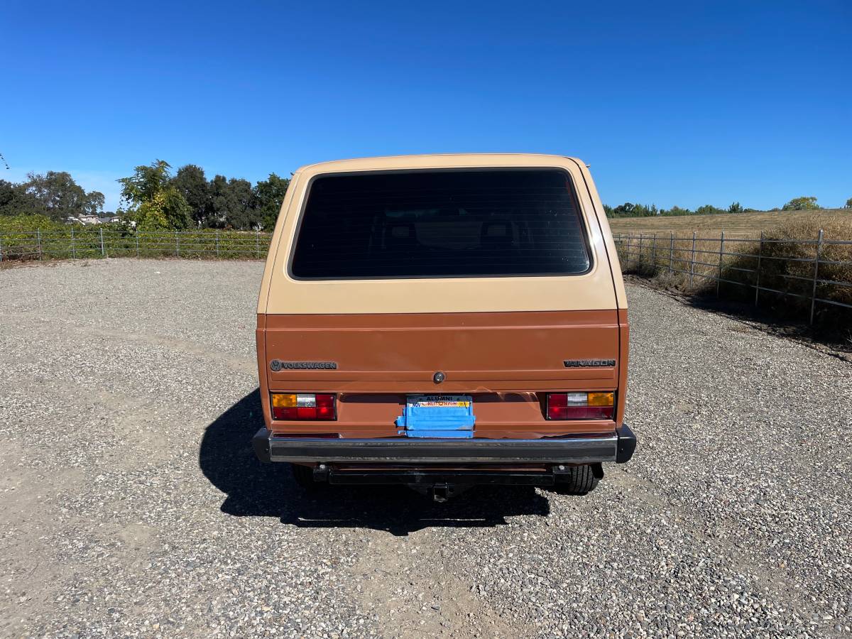 Volkswagen-vanagon-1984-3