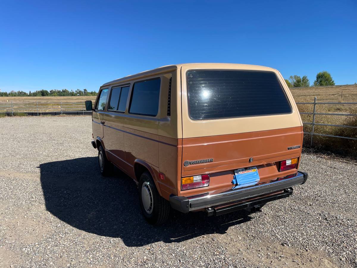 Volkswagen-vanagon-1984-4