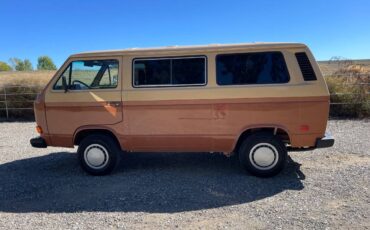 Volkswagen-vanagon-1984-5