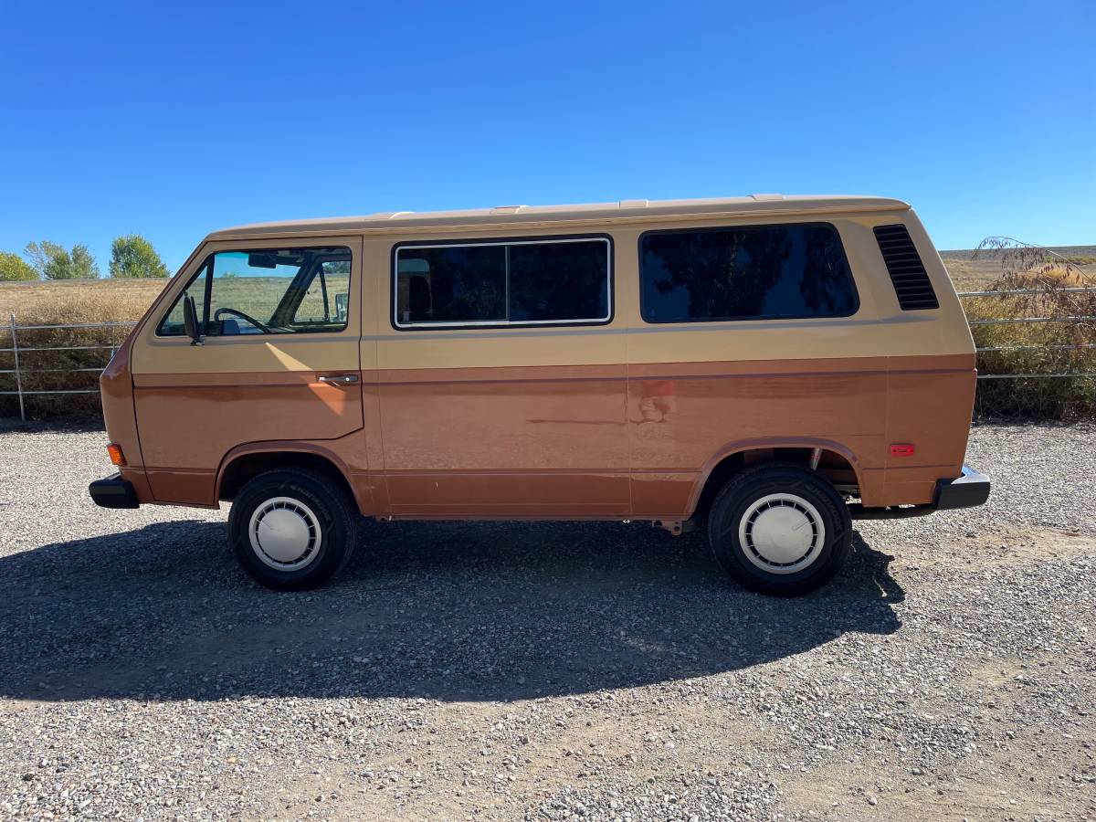 Volkswagen-vanagon-1984-5