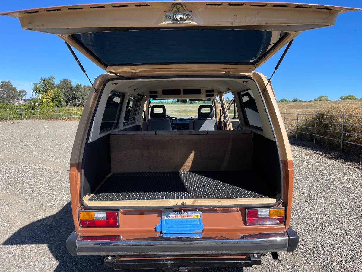 Volkswagen-vanagon-1984-8