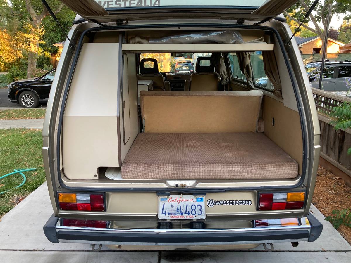 Volkswagen-vanagon-1985-brown-5