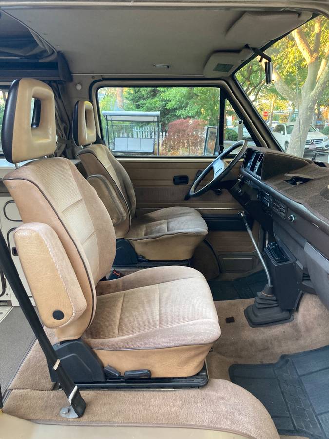 Volkswagen-vanagon-1985-brown-7
