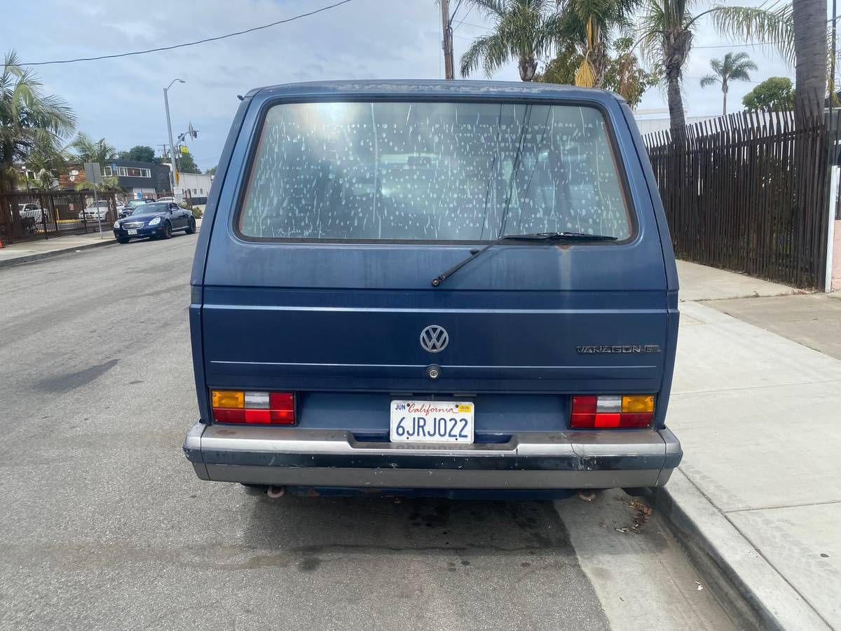 Volkswagen-vanagon-1990-blue-15