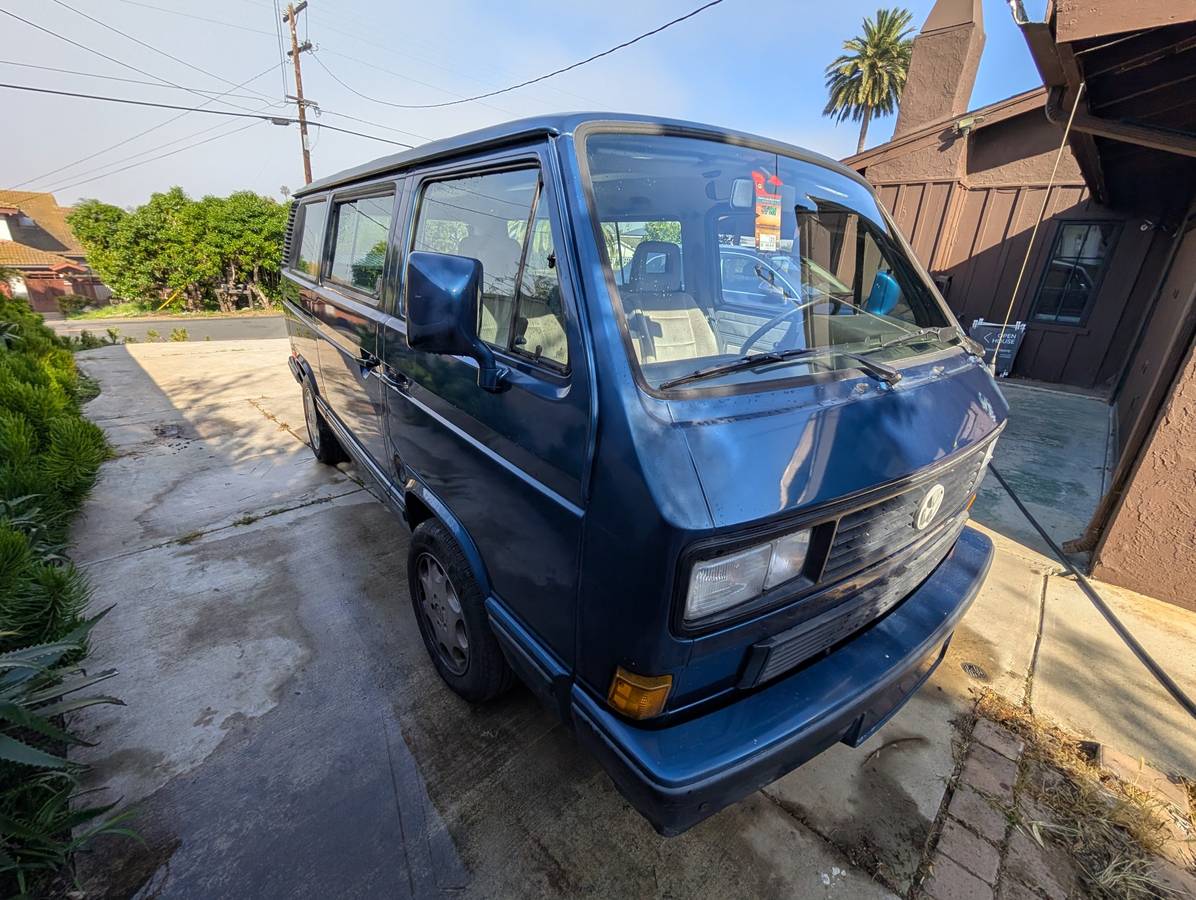 Volkswagen-vanagon-1990-blue-2