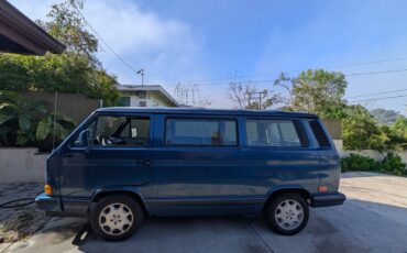 Volkswagen-vanagon-1990-blue