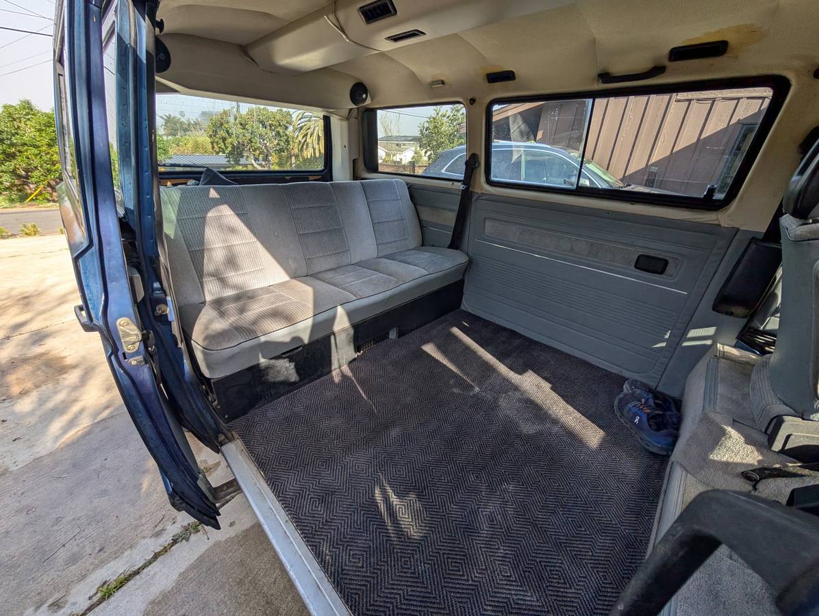 Volkswagen-vanagon-1990-blue-5
