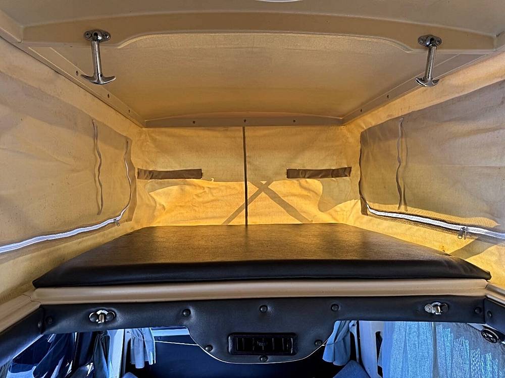 Volkswagen-vanagon-1990-custom-6