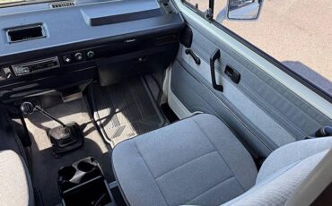 Volkswagen-vanagon-1990-custom-9