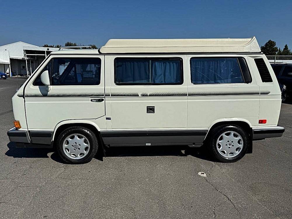 Volkswagen-vanagon-1990-custom