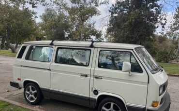 Volkswagen-vanagon-1990-white-2