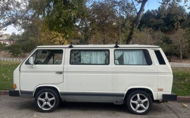 Volkswagen-vanagon-1990-white