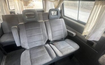 Volkswagen-vanagon-1990-white-4