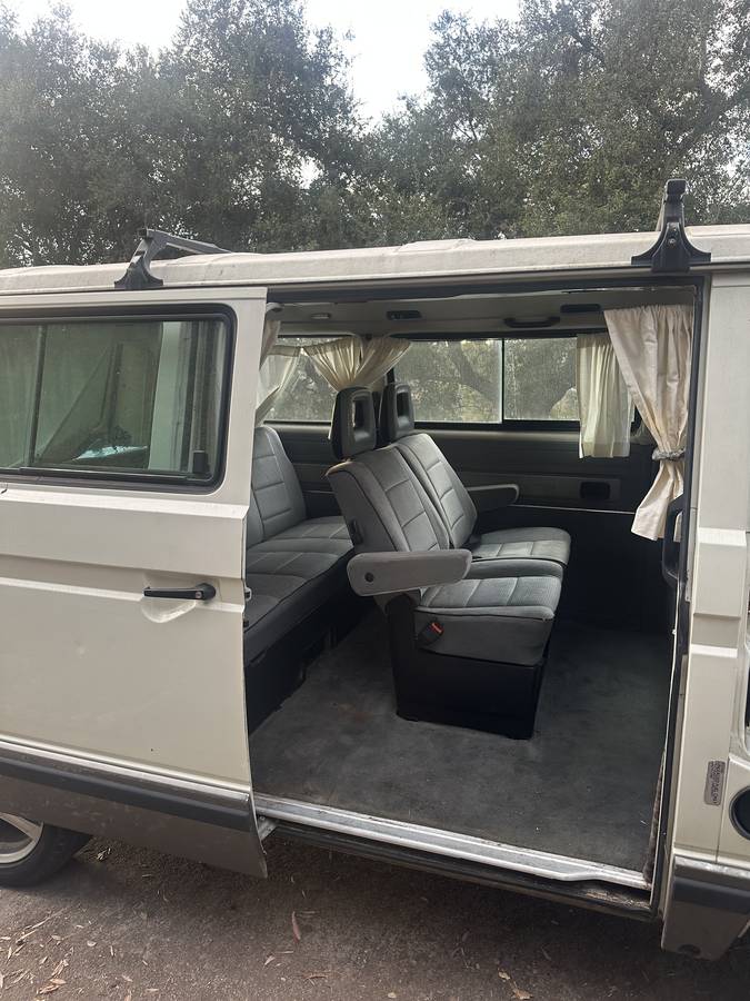 Volkswagen-vanagon-1990-white-7