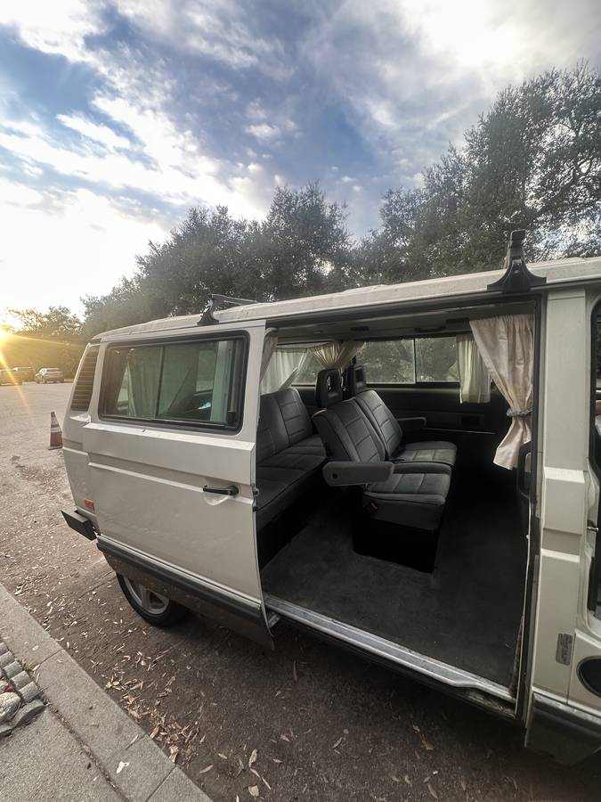 Volkswagen-vanagon-1990-white-8