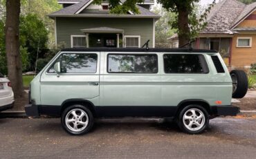 Volkswagen-vanagon-1991-green-1