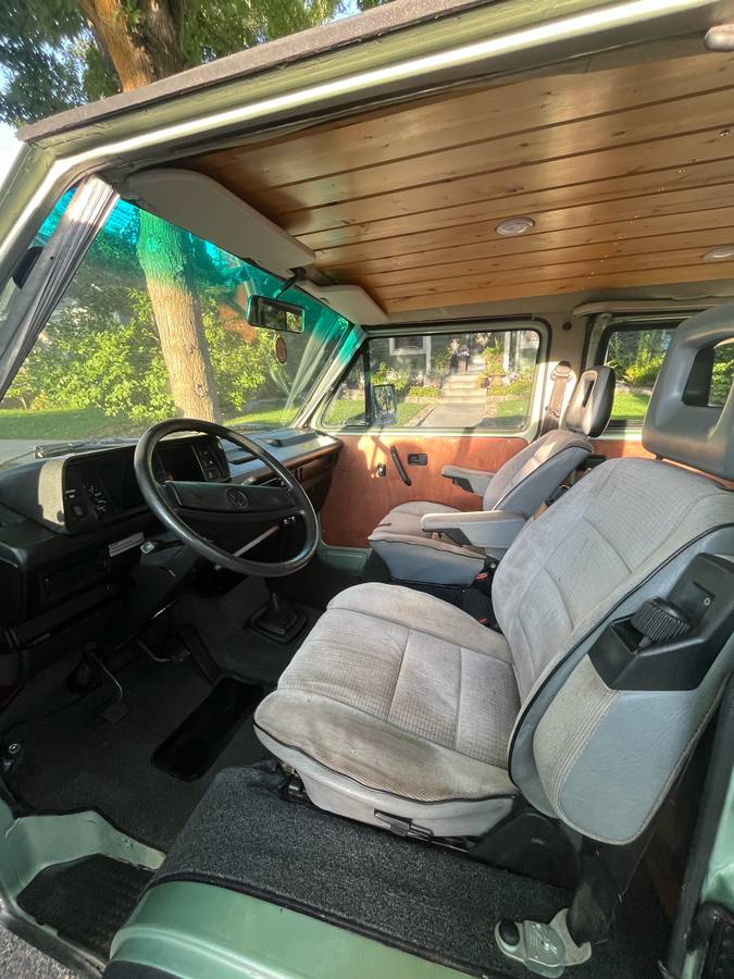 Volkswagen-vanagon-1991-green-13