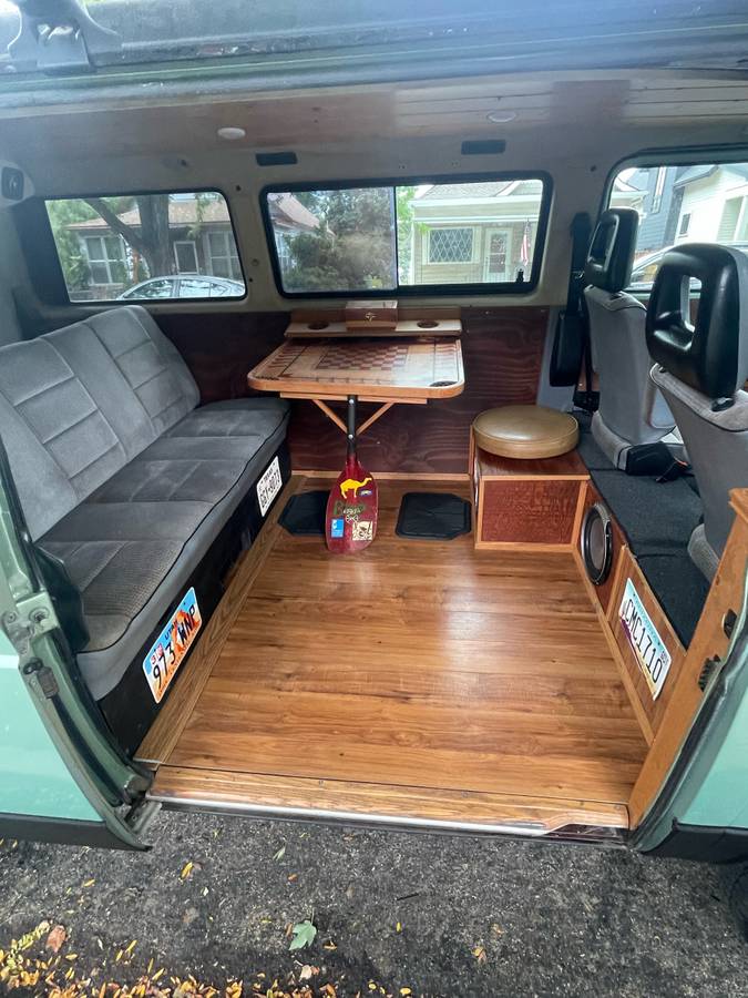 Volkswagen-vanagon-1991-green-15