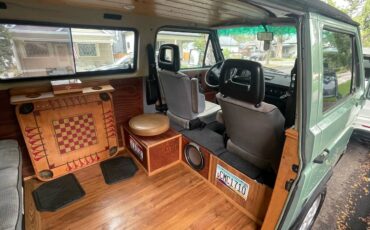 Volkswagen-vanagon-1991-green-16