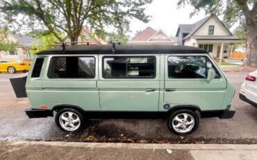 Volkswagen-vanagon-1991-green