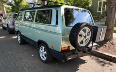 Volkswagen-vanagon-1991-green-7