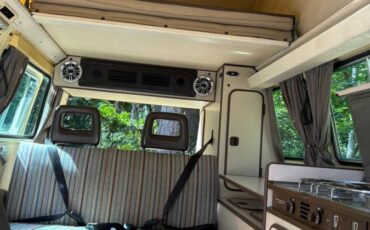 Volkswagen-vanagon-camper-1984-yellow-11