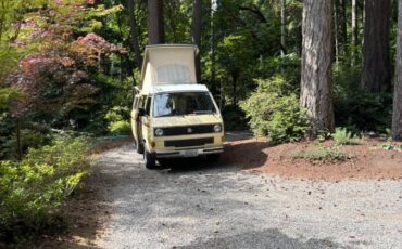 Volkswagen-vanagon-camper-1984-yellow-19
