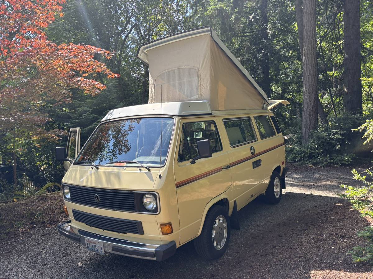 Volkswagen-vanagon-camper-1984-yellow