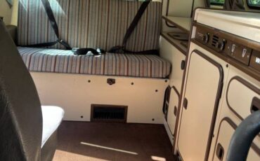 Volkswagen-vanagon-camper-1984-yellow-5