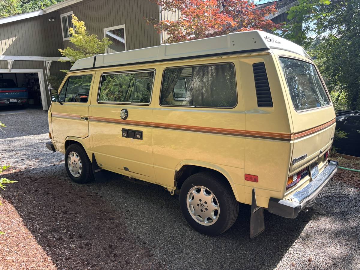 Volkswagen-vanagon-camper-1984-yellow-9