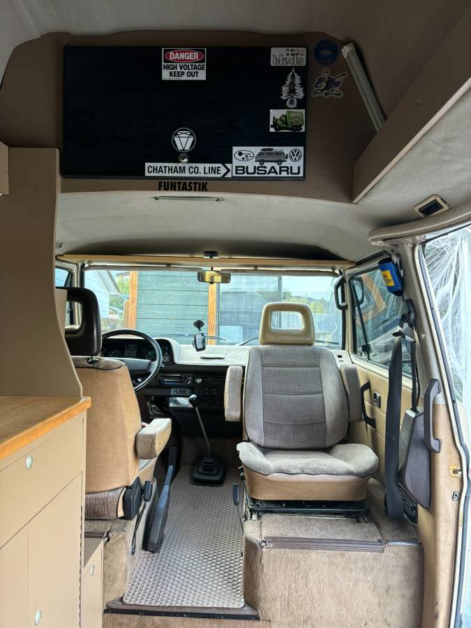 Volkswagen-vanagon-camper-1986-13