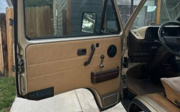 Volkswagen-vanagon-camper-1986-15